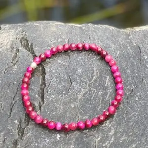 Kralen armband tijgeroog 4mm rood/roze