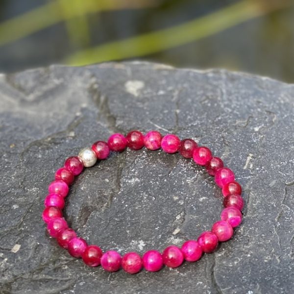 Kralen armband tijgeroog 6mm rood/roze