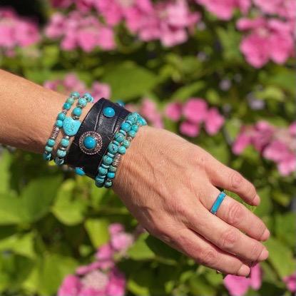 Armband Italiaans Volnerf leer met concho's turquoise