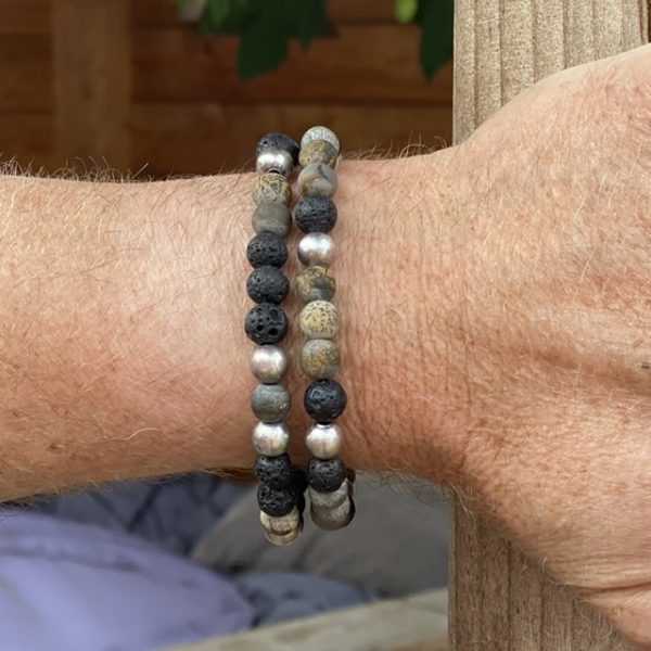 Kralen armband set , Black lava. en natural Sand beads 8mm