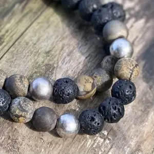 Kralen armband set , Black lava. en natural Sand beads 8mm