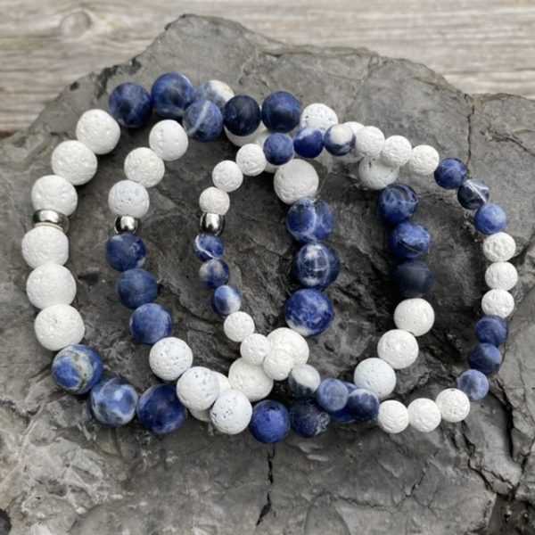 Dames en Heren armbanden Softtones 6/ 8 /10 mm blauw/wit lava steen