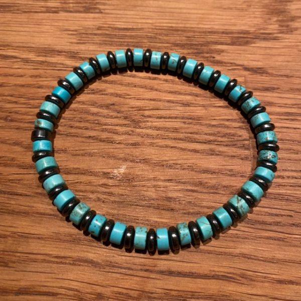 Kralen armband met hippe platte natuurstenen gecombineerd met dunne Hematiet spacers