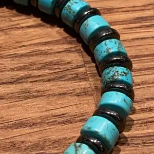 Kralen armband met hippe platte natuurstenen gecombineerd met dunne Hematiet spacers