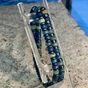 Armband 2-delig 6 mm met platte Heishi kralen blauw/zwart met Hematiet