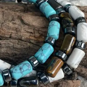 Armband Cilindervorm 6 x 10mm Turquoise met Hematiet. Met liefde gemaakt in Bokhoven onder de rook van 's-Hertogenbosch