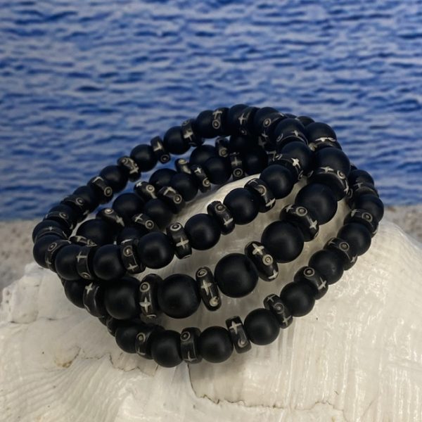 Armbandset 3 delig matte Black Onyx 8 en 10 met Boeddhistische Matra spacers