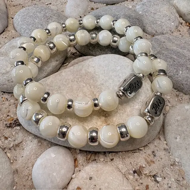 JaXX armband Bouke met Parelmoer kralen en Sterling zilveren tussenstukjes 6 of 8mm en eindbead