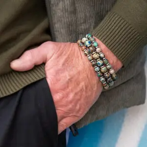 JaXX armband Cross  8 en 10mm zeekoraal groen met Sterling zilveren eindbead