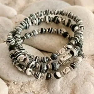 JaXX armband Cross Vintage Tibetaanse Agaat 6,8 en 10mm Black & White Stripes met sterling zilveren eindbead