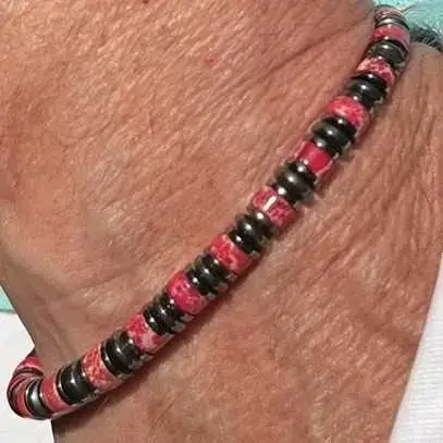 Armband Jackson met platte kralen Agaath rood 6 mm en Hematiet