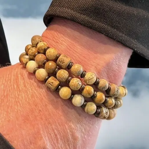 Armbandset 3-delig Samlo Tibetaans met Dalmation stones bronze brown en Sanddlehout 8 mm - Afbeelding 3